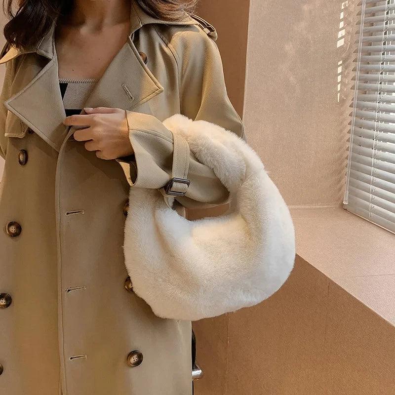 Luxurious Fur Half-Moon Bag – Soft & Chic for Every Occasion!